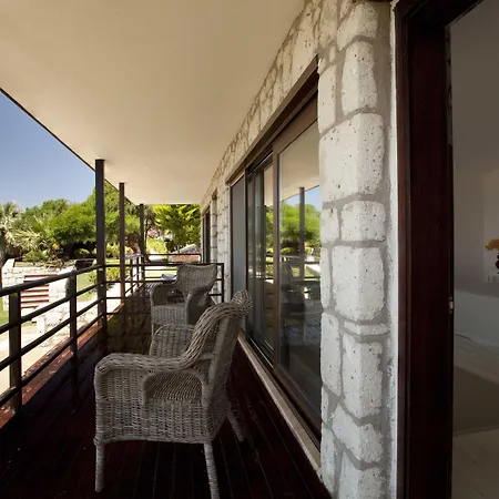 Ceshme Hotel 4*
