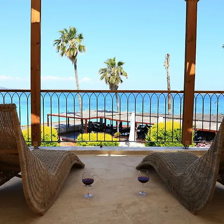 Hotel Ceshme 4*