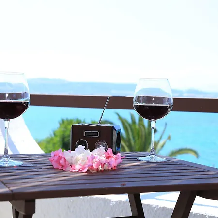 Ceshme Hotel 4*