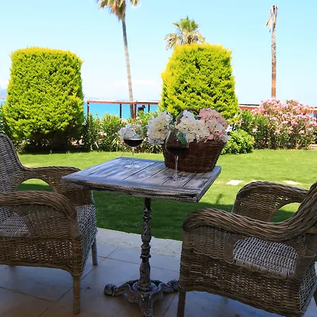 Hotel Ceshme 4*